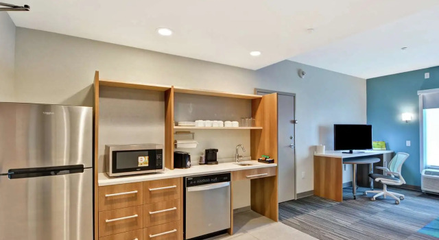 Трёхместный люкс Home2 Suites By Hilton Daytona Beach Speedway