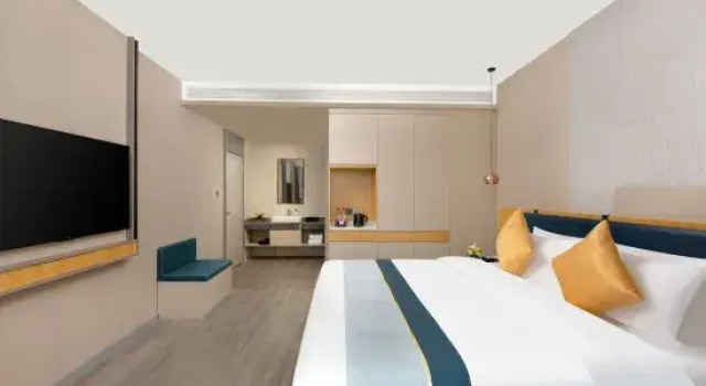 Люкс Homeinn Selected Hotel (Kuqa Changning Road)