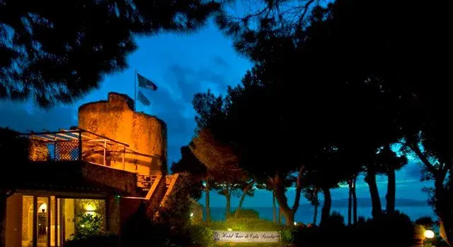 Torre Del Borgo - Residenza dEpoca, Rezervovat Hotel Hotely v Gropparello s parkováním, Parkování