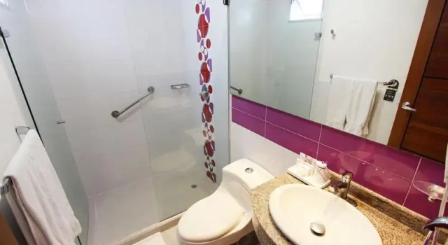 Двухместный номер Standard с балконом Hotel Atrium Plaza