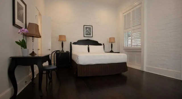 Номер Deluxe с балконом Hotel Royal New Orleans