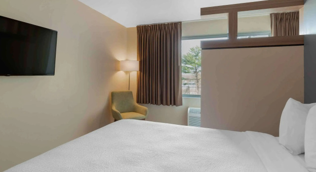 Четырёхместный люкс Extended Stay America Premier Suites Providence E Providence