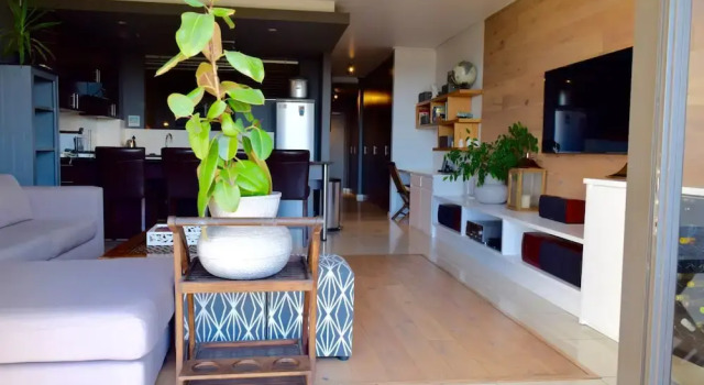 1 Bedroom Apartment in Green Point Cape Town, Забронировать Апартаменты/квартира Отели Кейптауна с бассейном, рядом с MyCiTi Station Waterfront, Бассейн