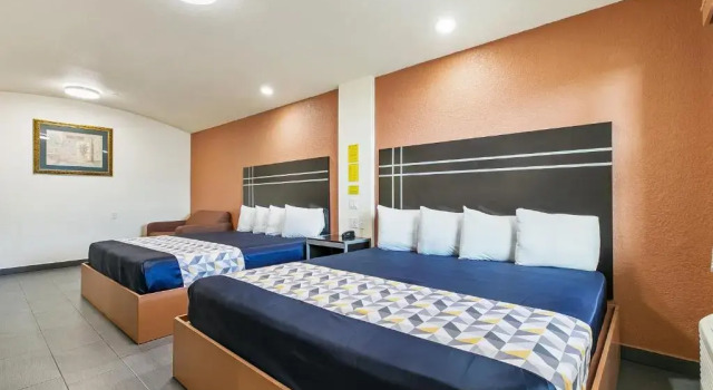 Четырёхместный номер Standard Lighthouse Inn
