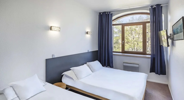 Апартаменты Standard Sure Hotel by Best Western Annecy