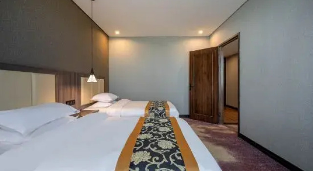Люкс Nanyao Hotel (Yining Station)