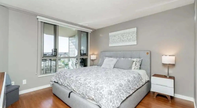 Convenient Downtown Flat, Забронировать Апартаменты/квартира Ванкувер Lower Mainland British Columbia, рядом с Торговый центр Остров Гранвиль