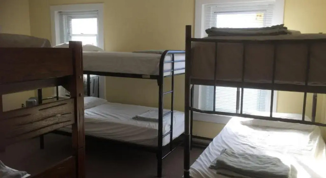 Кровать в общем номере (женский номер) Washington Capitol Hostel
