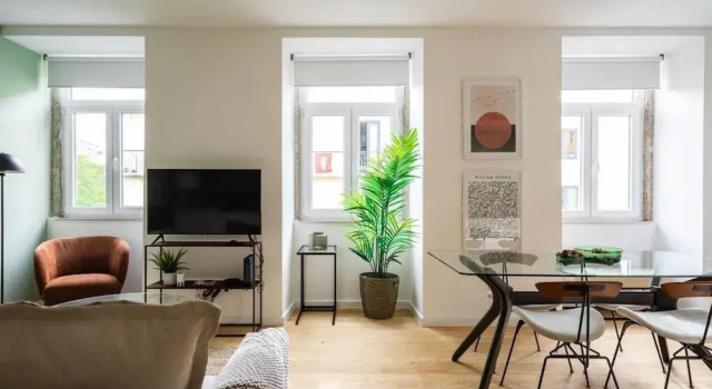 Апартаменты с 2 комнатами Chic 2-Bed Near Santos & Alcântara Perfect For Families & Couples