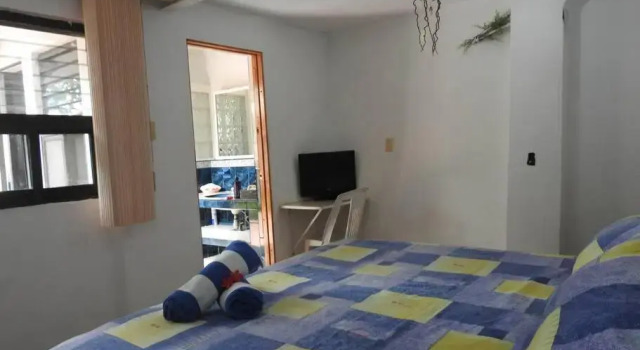 Habitación independiente a pie del lago con AC, Book Hotel Hotels in Tequesquitengo with a Pool, Swimming Pool