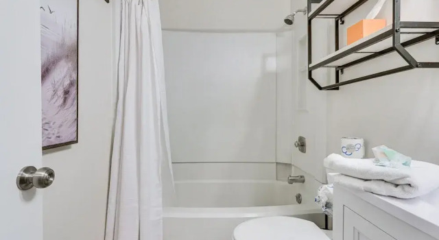 Апартаменты с 2 комнатами с балконом Hilton Head Island Gem, Walk to Folly Field Beach!