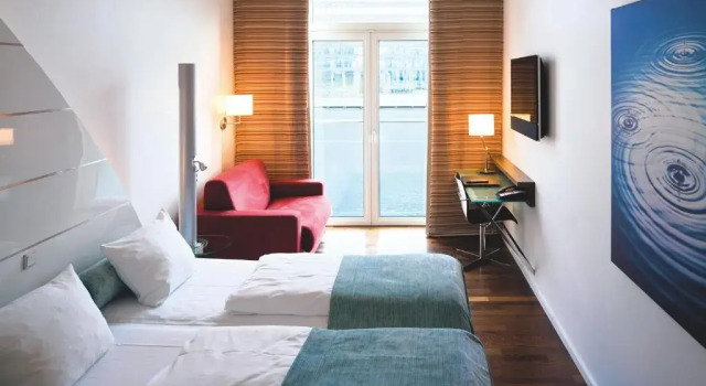 Трёхместный номер Standard Copenhagen Island Hotel