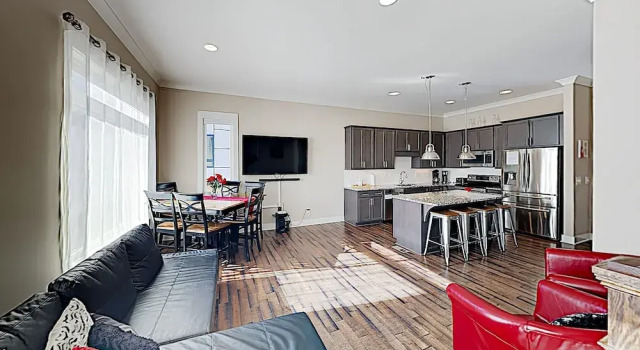NashVilla - Luxury by Belmont by RedAwning