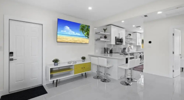 Uhost AI 1BR Sleek Modern Retreat