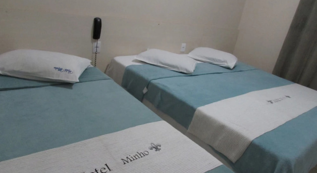Семейный номер Standard Hotel Minho - Ótima Escolha Próximo à 25 de Março, Brás, Bom Retiro, Metrô e Hospital da Mulher - Café da Manhã Incluso - Estacionamento em Frente