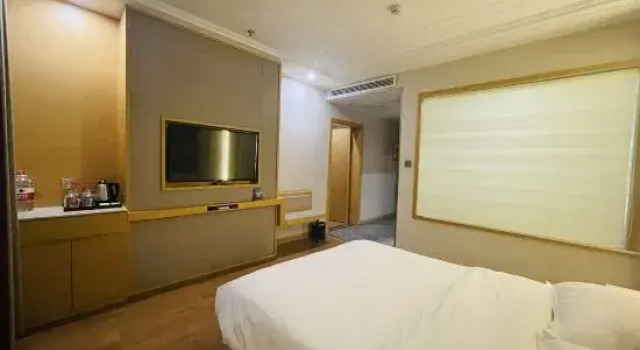 Семейный люкс Deluxe GreenTree Eastern Hotel (Fuyang Railway Station Guoyang South Road)