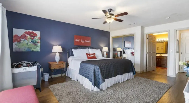 The Hogue Penthouse Unwind and Relax, Забронировать Гостевой дом Отели Table Rock Lake с парковкой, Парковка