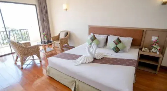 Номер Deluxe с видом на воду New Travel Beach Hotel & Resort