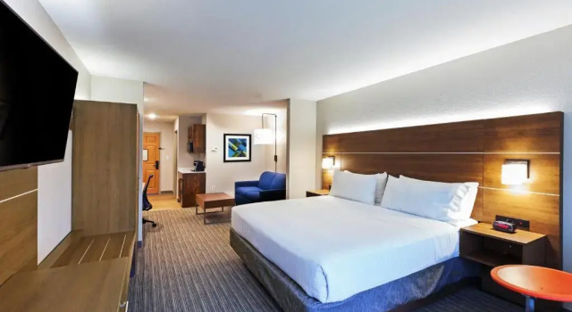 Люкс Holiday Inn Express & Suites Tulsa S Broken Arrow Hwy 51 by IHG