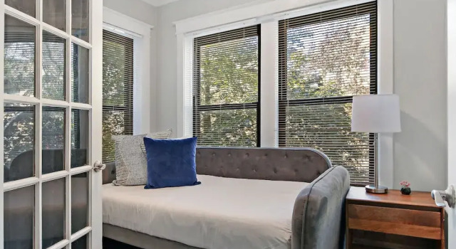 Stylish 2BR Apt - Sunnyside 05-2F