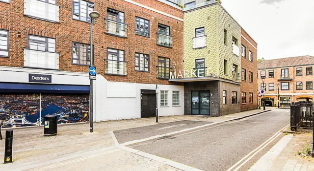 Modern Brentford Flat
