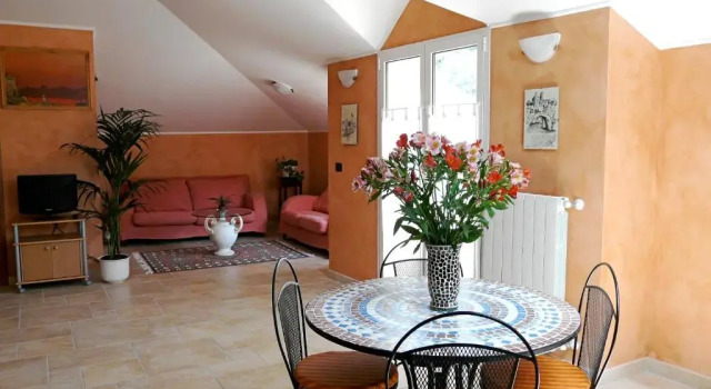 LAlbicocco, Buchen Sie Ferienwohnung Dolceacqua Ligurien