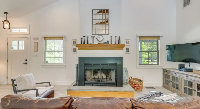 Distinctive Hamptons Home w/ Pool Near Bay, Ocean, Book Hotel Hampton Bays The Hamptons