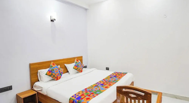 Номер Deluxe FabHotel Grihum 56