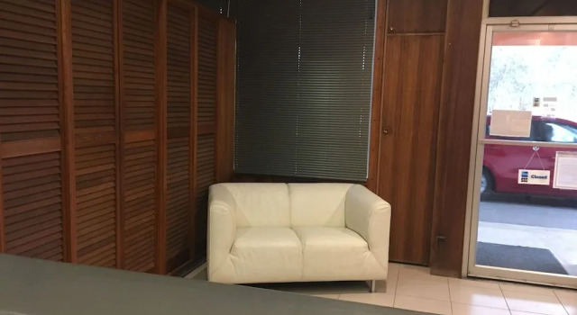 Byer Fountain Motor Inn, Забронировать Отель Отели Холбрук с завтраком, рядом с Национальный музей австралийской керамики, Завтраки