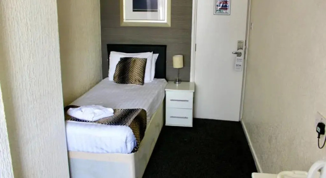 Одноместный номер Standard Royal Seabank Hotel