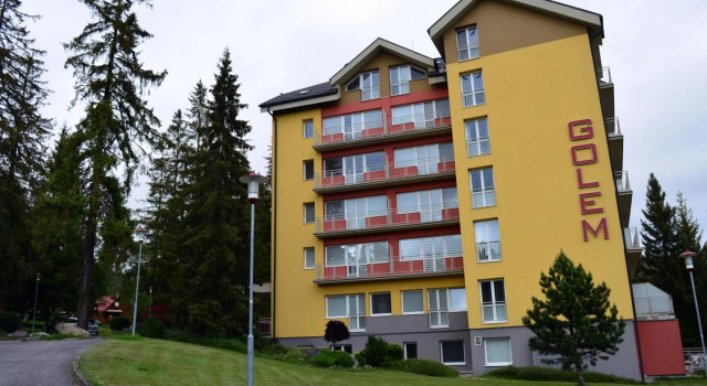 Apartmán G4 v Tatranskej Štrbe - Apartmánový dom Golem, Rezervovat Hotel Hotely v Prešovský kraj s parkováním, Parkování