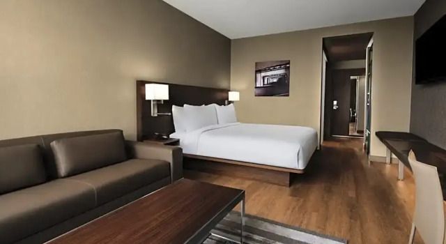 Номер Standard AC Hotel by Marriott Lansing University Area