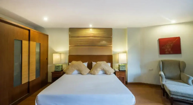 Полулюкс с видом на бассейн Bella Villa Cabana
