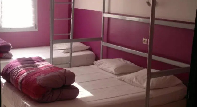 Ambre Hotel, Book Hotel Hoteller i Lunel-Viel med parkering, Parkering
