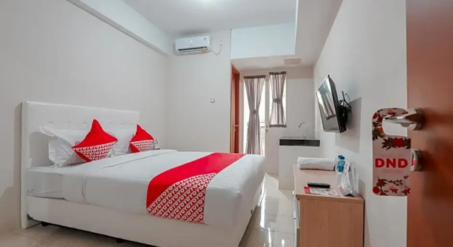 Номер Standard Hotel O Ciputat Near Apartment Green Lake View Ciputat