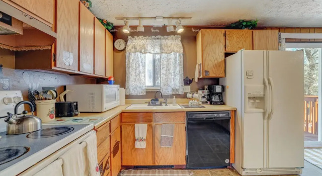 Коттедж Charming Elk Mountain Home: Hunt, Hike & Fish!