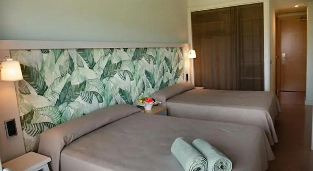 Трёхместный номер Standard с видом на море Caprici Beach Hotel & Spa