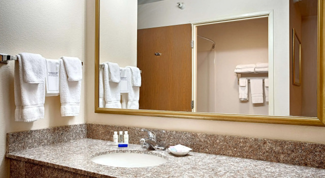 Четырёхместный номер Standard Best Western J. C. Inn