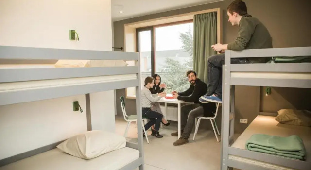 Кровать в общем номере (мужской номер) Hostel Groeninghe