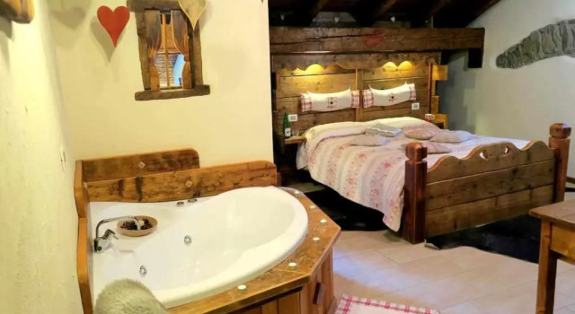 Romantica suite con vasca idromassaggio, Забронировать Отель Грессан Пила