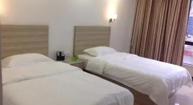 Guilin Yangshuo Jingying Huanle Village Holiday Inn