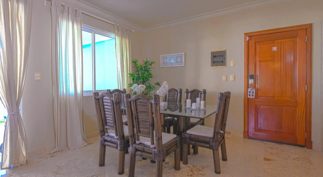 Gorgeous Playa Turquesa Pool Views Beach Apartment, Prenota Appartamento Hotel a Punta Cana con piscina, Piscina