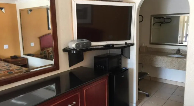 Regency Inn and Suites, Book Mini-hotel Houston Houston