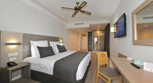Двухместный клубный номер Standard Hotel Salobreña Suites
