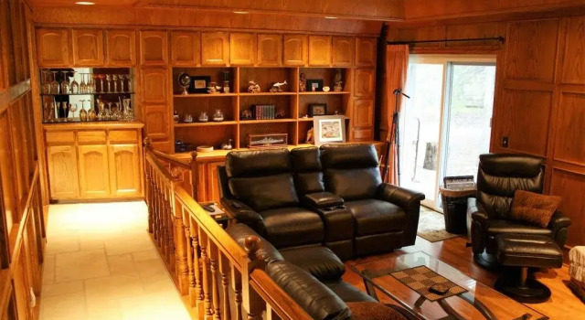 Redwood Retreat, Prenota Hotel Hotel a Alberta con parcheggio, Parcheggio