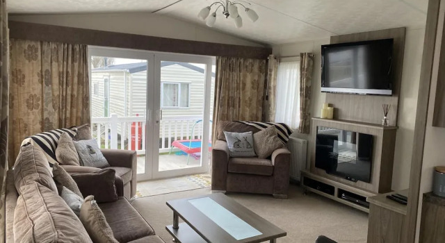 Caravan - Sleeps 6 - Patio, Parking