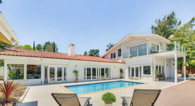 Коттедж Private Pool, Mtn & Lake View! Los Angeles Home