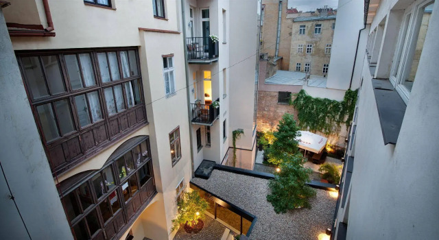 Three Crowns Hotel