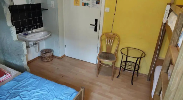 Кровать в общем номере (женский номер) Oldtown Hostel Otter