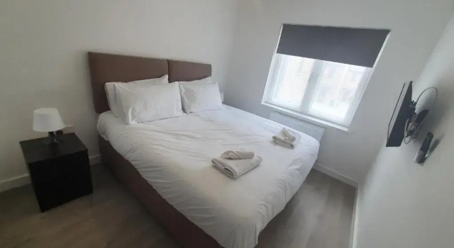 Апартаменты Lovely home close to City Center & Rail Station